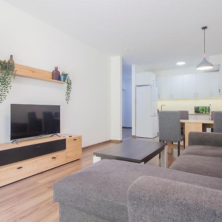 Corvin Modern Two Bedroom Apartment Free Parking Boedapest Buitenkant foto
