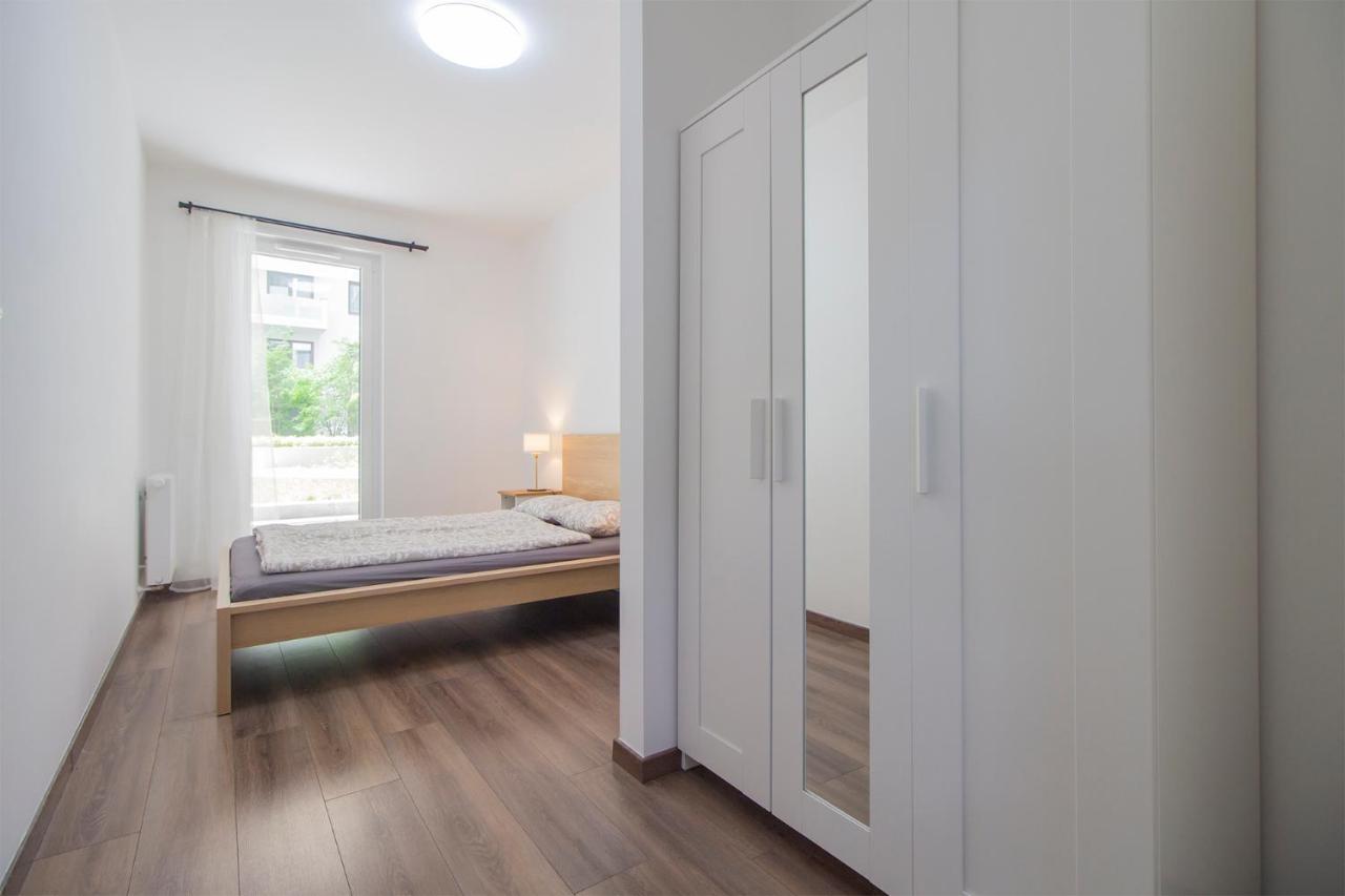 Corvin Modern Two Bedroom Apartment Free Parking Boedapest Buitenkant foto