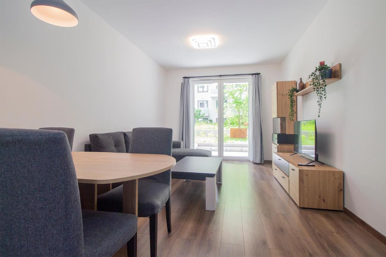 Corvin Modern Two Bedroom Apartment Free Parking Boedapest Buitenkant foto