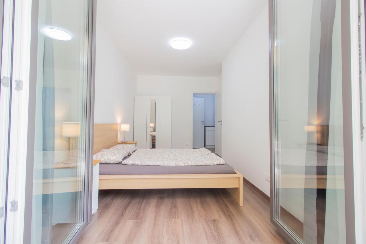 Corvin Modern Two Bedroom Apartment Free Parking Boedapest Buitenkant foto